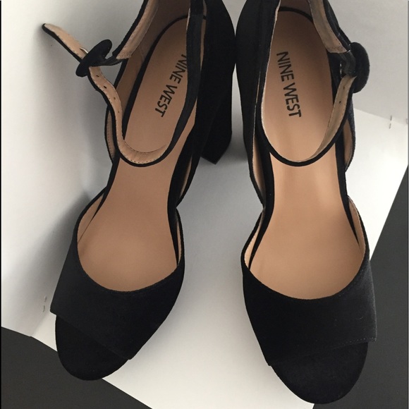 Nine West Platform Peep Toe Pump - size 9 - Picture 4 of 8